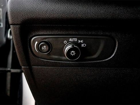 Used 2023 Buick Envision Essence image 16