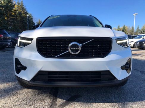 Used 2023 Volvo XC40 B5 Plus w/ Driver Assist Package image 2