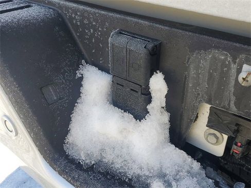 Used 2023 GMC Sierra 1500 Denali Ultimate image 8