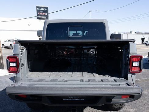 Used 2021 Jeep Gladiator Overland image 17