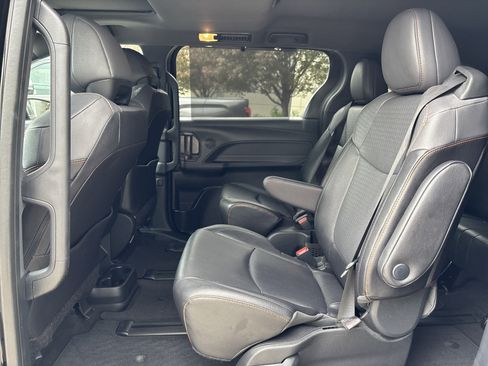 Used 2024 Toyota Sienna XSE image 30