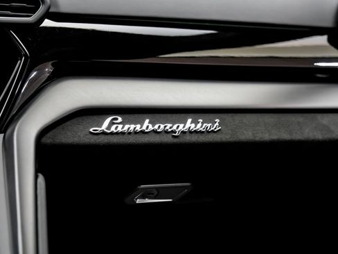 Used 2023 Lamborghini Urus S AWD/4WD image 35