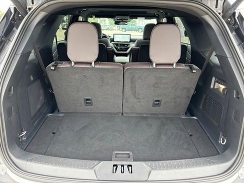 Used 2025 Ford Explorer Platinum w/ Ultimate Package AWD/4WD image 24
