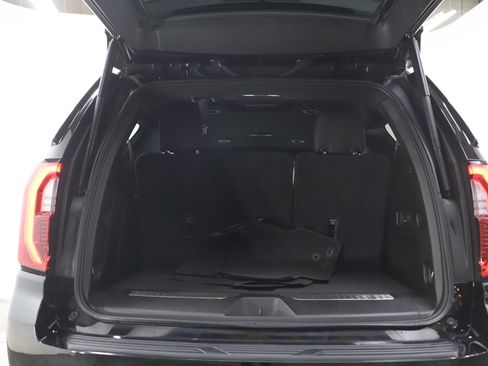 Used 2025 GMC Yukon Denali AWD/4WD image 19