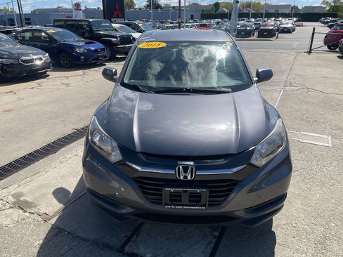 Used 2018 Honda HR-V LX image 3