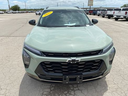 Used 2025 Chevrolet Trax ACTIV w/ Driver Confidence Package FWD image 9