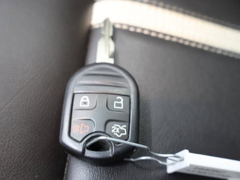 Used 2013 Ford Mustang GT Premium w/ Security Pkg RWD image 44