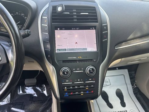 Used 2019 Lincoln MKC Reserve w/ MKC Climate Package AWD/4WD image 14
