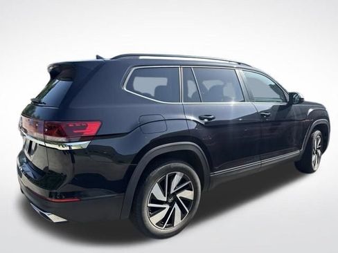 Used 2025 Volkswagen Atlas SE FWD image 2
