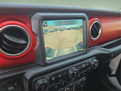 Used 2020 Jeep Gladiator Rubicon AWD/4WD image 8