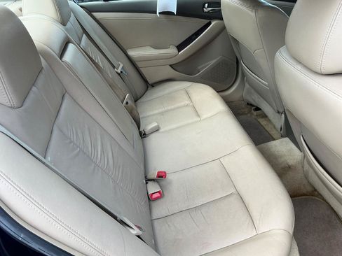 Used 2011 Nissan Altima 2.5 SL w/ Technology Pkg FWD image 11