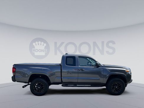 Used 2022 Toyota Tacoma SR AWD/4WD image 8
