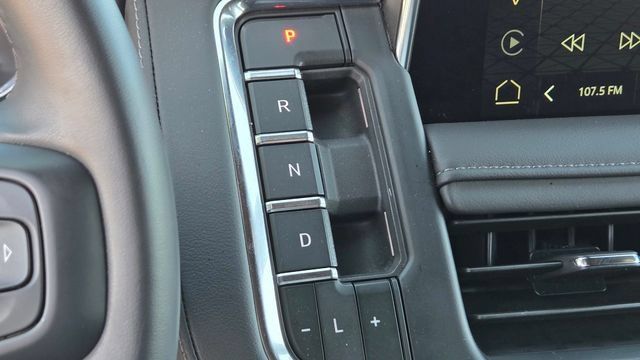 Used 2024 GMC Yukon SLE w/ Gmc Pro Safety Plus Package RWD image 20
