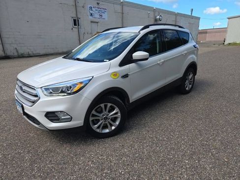 Used 2018 Ford Escape SEL w/ Ford Safe & Smart Package AWD/4WD image 4
