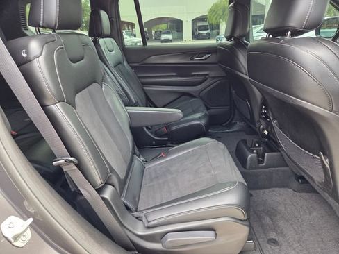 Used 2024 Jeep Grand Cherokee L Laredo AWD/4WD image 13