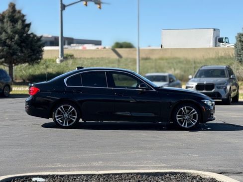 Used 2018 BMW 330i xDrive Sedan AWD/4WD image 4