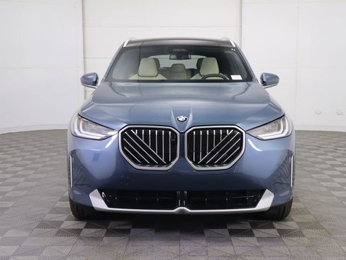 Used 2025 BMW X3 xDrive30i w/ Premium Package AWD/4WD image 3