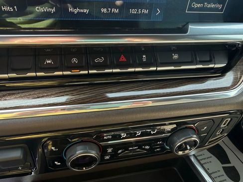 Used 2024 Chevrolet Silverado 1500 RST w/ Convenience Package II AWD/4WD image 10