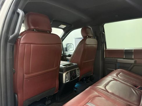Used 2019 Ford F150 Platinum w/ Equipment Group 701A Luxury AWD/4WD image 17