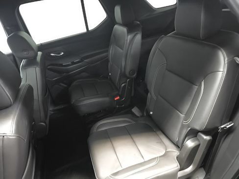 Used 2023 Chevrolet Traverse LT w/ LT Premium Package AWD/4WD image 32