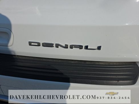Used 2021 GMC Yukon XL Denali image 14