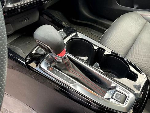 Used 2024 Chevrolet Trax RS w/ Sunroof Package FWD image 15