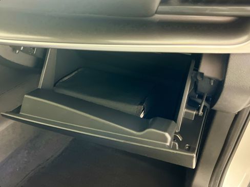 Used 2023 Nissan Rogue SV FWD image 34