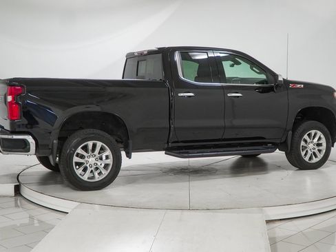 Used 2019 Chevrolet Silverado 1500 LTZ AWD/4WD image 12