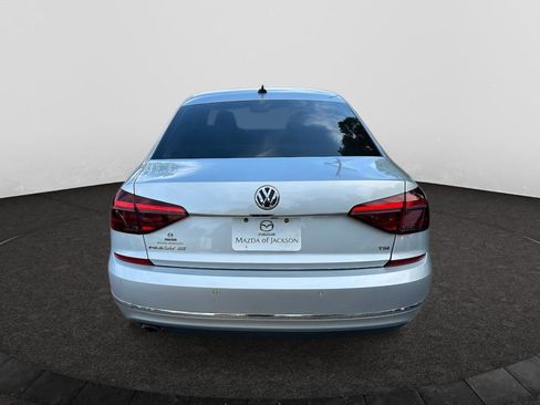 Used 2017 Volkswagen Passat 1.8T SE FWD image 4