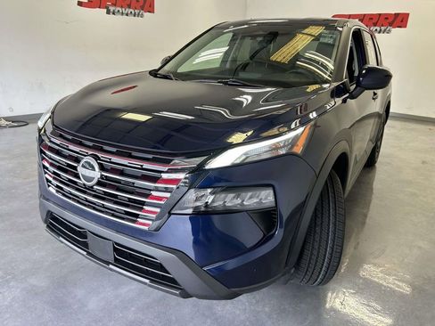 Used 2024 Nissan Rogue SV AWD/4WD image 7