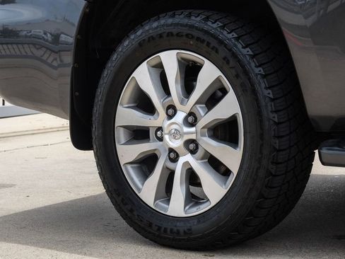 Used 2019 Toyota Sequoia Platinum AWD/4WD image 67