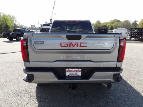 Used 2024 GMC Sierra 2500 Denali w/ Denali Reserve Package AWD/4WD image 6