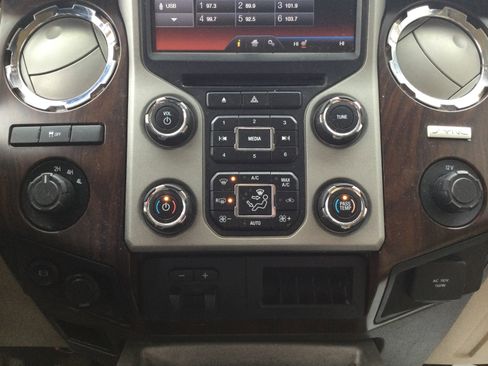 Used 2015 Ford F350 Lariat w/ Chrome Package image 11