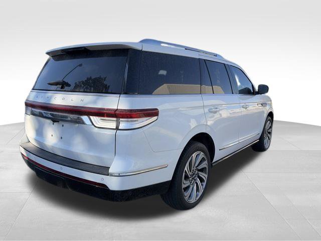 Used 2023 Lincoln Navigator Reserve AWD/4WD image 10