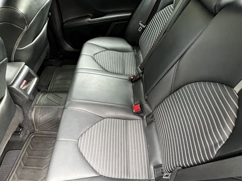 Used 2023 Toyota Camry SE image 32