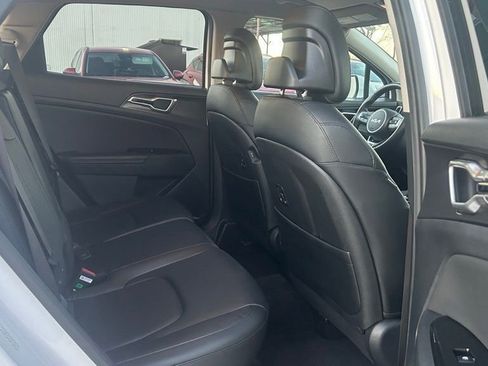 Used 2024 Kia Sportage EX image 17