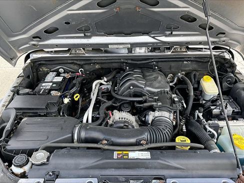 Used 2013 Jeep Wrangler Sport AWD/4WD image 10