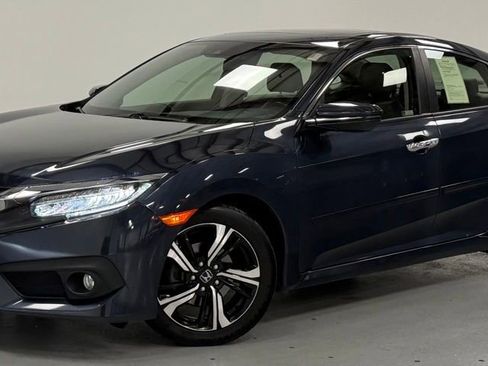 Used 2018 Honda Civic Touring image 1