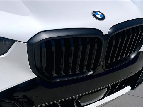 Used 2024 BMW X5 xDrive40i w/ M Sport Package AWD/4WD image 28