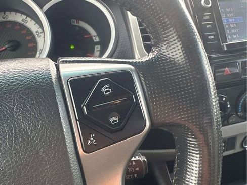 Used 2015 Toyota Tacoma TRD Pro image 31