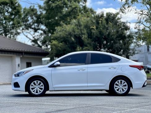 Used 2021 Hyundai Accent SE image 11