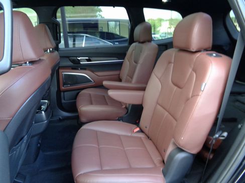 Used 2024 Kia Telluride SX image 18