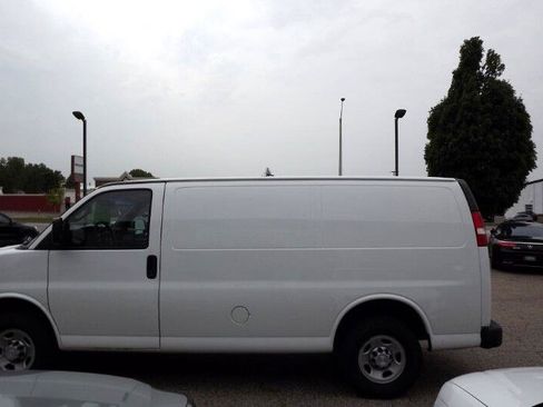 Used 2017 Chevrolet Express 2500 VAN image 7