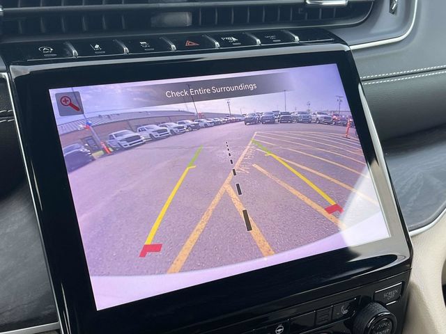 Used 2023 Jeep Grand Cherokee Limited w/ Black Appearance Package RWD image 31