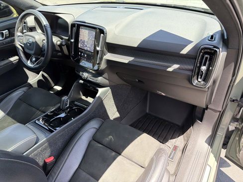 Used 2021 Volvo XC40 P8 Recharge AWD/4WD image 26