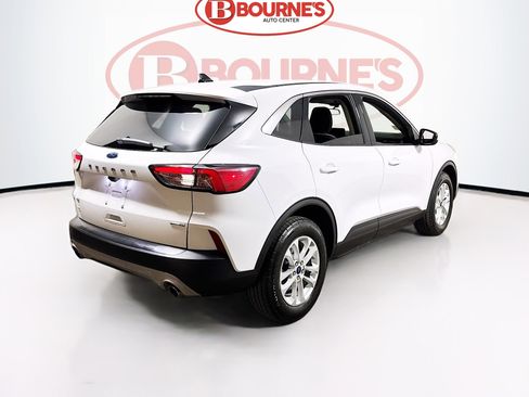 Used 2020 Ford Escape SE image 8