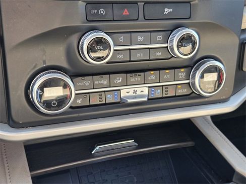 Certified 2023 Ford Expedition Limited image 24