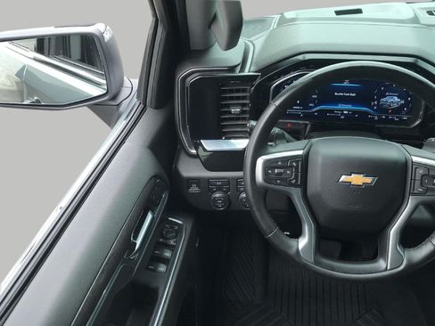 Used 2023 Chevrolet Silverado 1500 LTZ AWD/4WD image 4