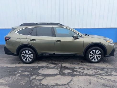 Used 2022 Subaru Outback Premium image 1