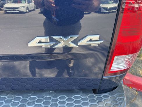 Used 2017 RAM 1500 Express AWD/4WD image 7